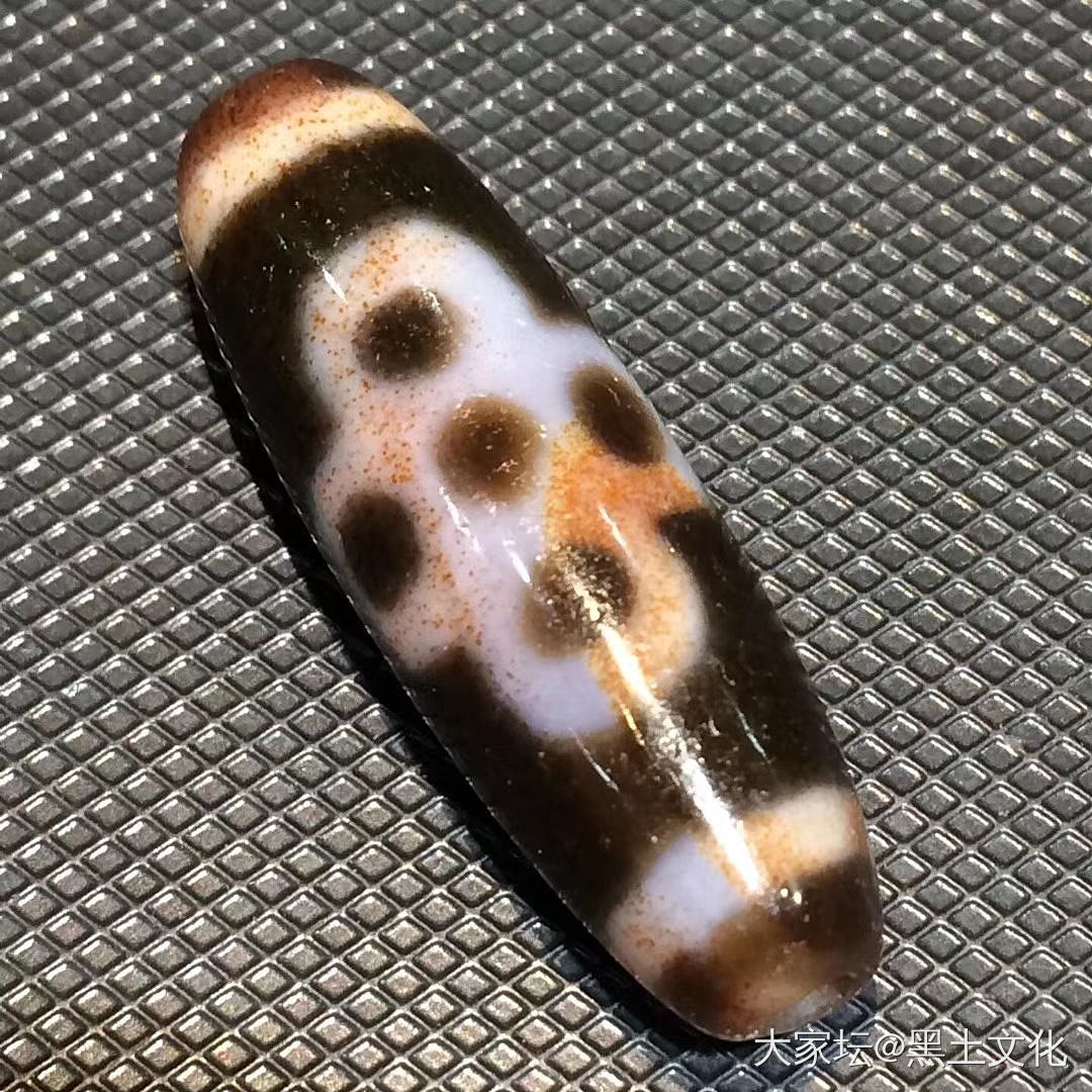 朱砂五眼闪电天珠,尺寸:11.5x36.5mm,佛家圣物精美时尚.