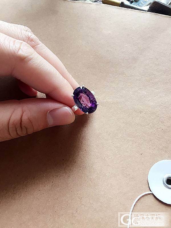 等了半个月的紫水晶戒指到了~！_戒指刻面宝石水晶