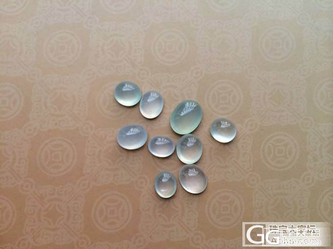 【钰泷】完美无瑕老种高冰起荧光蛋面_翡翠