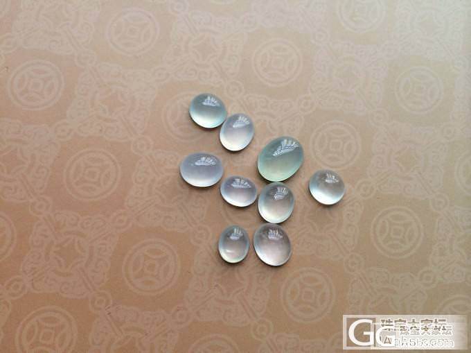 【钰泷】完美无瑕老种高冰起荧光蛋面_翡翠