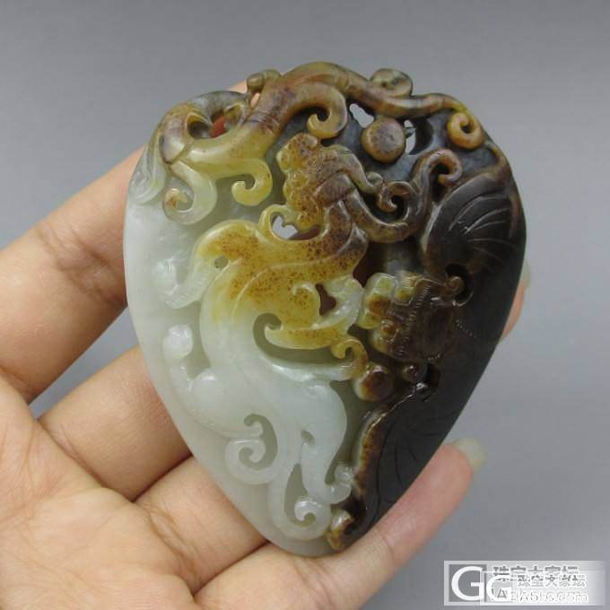 【和田玉养心阁】和田玉万年黑 黄皮白玉籽料苏工怀古龙 鸡心佩 牌子