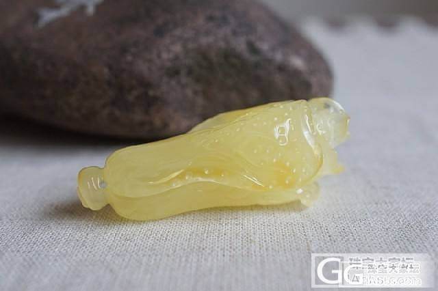 天然波罗的海琥珀 蜜蜡 雕件 吊坠 1307158号 白菜(摆财)5.42g_珠宝