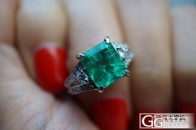 3.625克拉的祖母绿戒指，用微距镜头重新拍照了，再看看？_戒指祖母绿