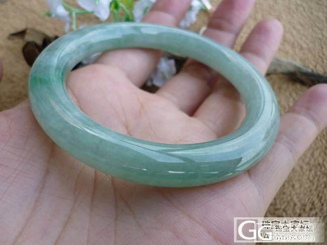 新货鉴赏  冰糯种苹果绿5.5CM手镯_手镯翡翠
