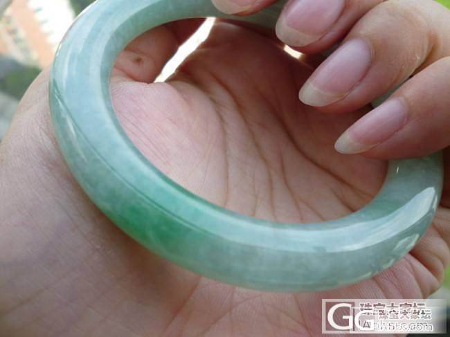 新货鉴赏  冰糯种苹果绿5.5CM手镯_手镯翡翠