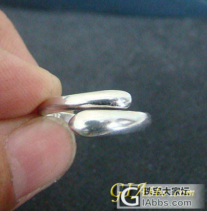 新网购了925银戒指_925银戒指银