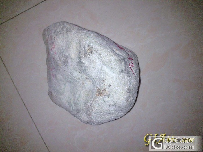 从毛料到成品_原石雕刻翡翠