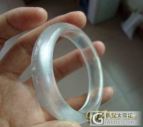 来两条水沫玉手镯给大家欣赏一下_手镯水沫子