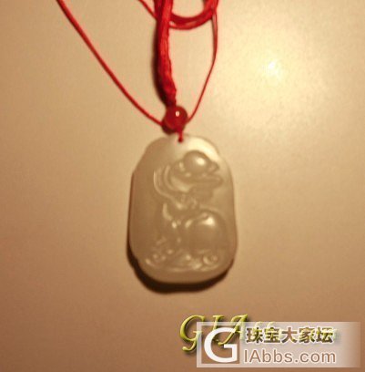 白玉挂牌是流水料还是山料？_挂件白玉