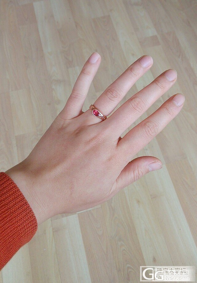 第一团小尖晶戒指还图——简单的美丽，取名“帘卷海棠红”_鑫艺首饰镶嵌