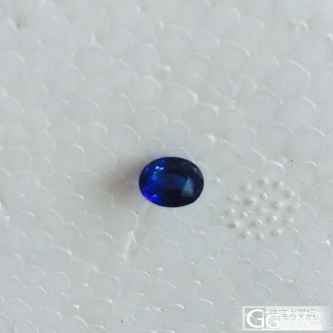 颜色有证书为证 斯里兰卡皇家蓝天然无加热 就是有点小0.67ct_蓝宝石