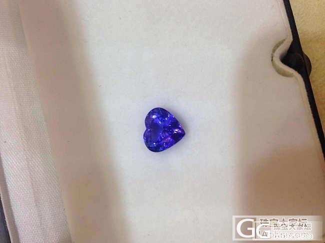 也来晒一颗坦桑石，4.8克拉，心形的_刻面宝石坦桑石