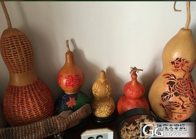 我爹雕刻的各种葫芦~~我家老李为了他的葫芦事业这么拼也是可以了...._核桃