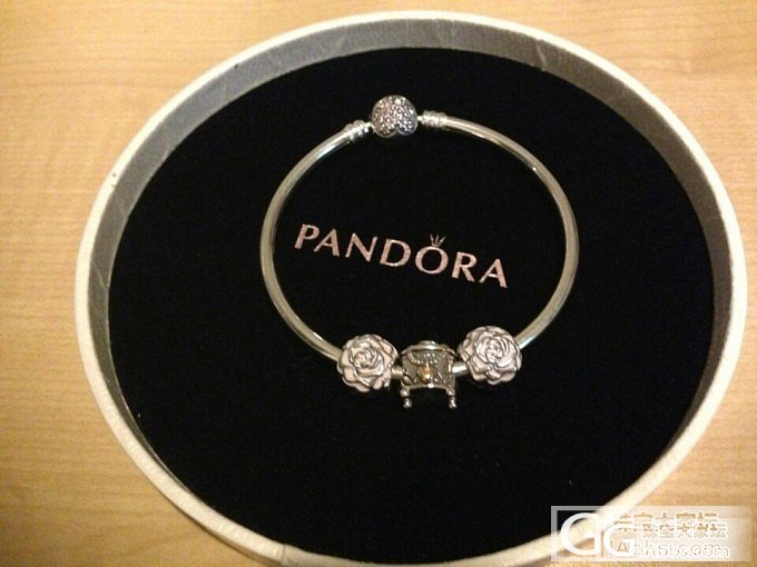 新入的Pandora潘多拉母亲节限量版手镯和珠子_潘多拉手镯银