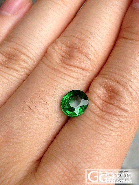 玖和-2.005ct Vivid Green 平易近人沙沙一枚_刻面宝石沙弗莱