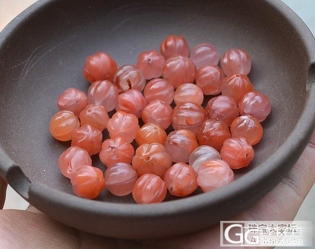 一些水红和飘红料的小珠子三圈四圈半成品等，性价比高！_玛瑙