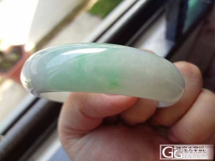 春彩的镯子！_翡翠