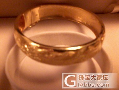 周生生家的龙凤镯和耳环_手镯耳环金