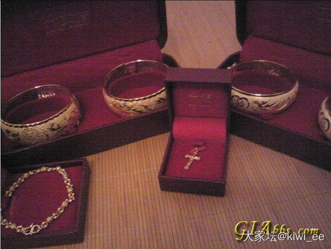 自己买给的和部分爸妈送的嫁妆,购于香港6福,