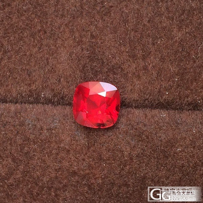 这颗1.65克拉的小小无烧红宝石 真红闪红闪的_刻面宝石红宝石