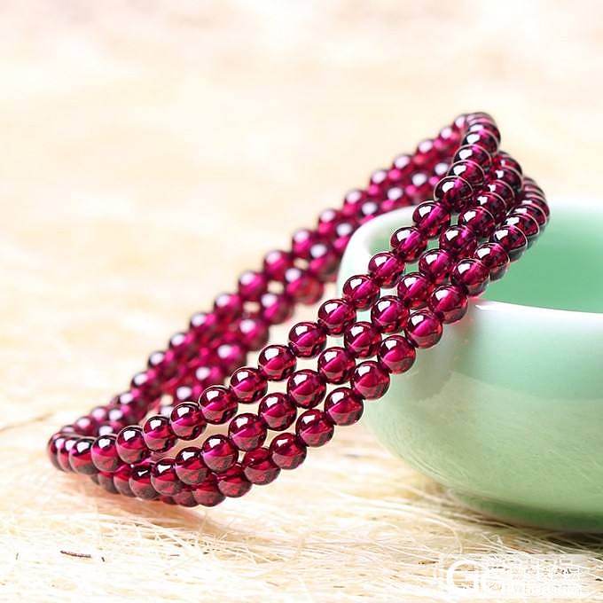 玫红紫牙乌石榴石多圈手链成色还是不错的_珠串石榴石