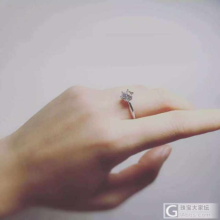 蒂凡尼的setting经典6爪显钻吗？_蒂芙尼戒指钻石