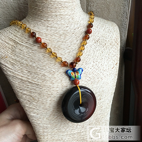 自己DIY的毛衣链_挂件琥珀Dudu翡翠