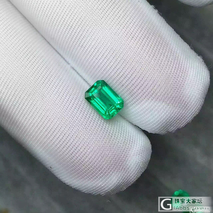 小钢炮1.04ct 赞比亚小祖，颜色鲜艳_祖母绿