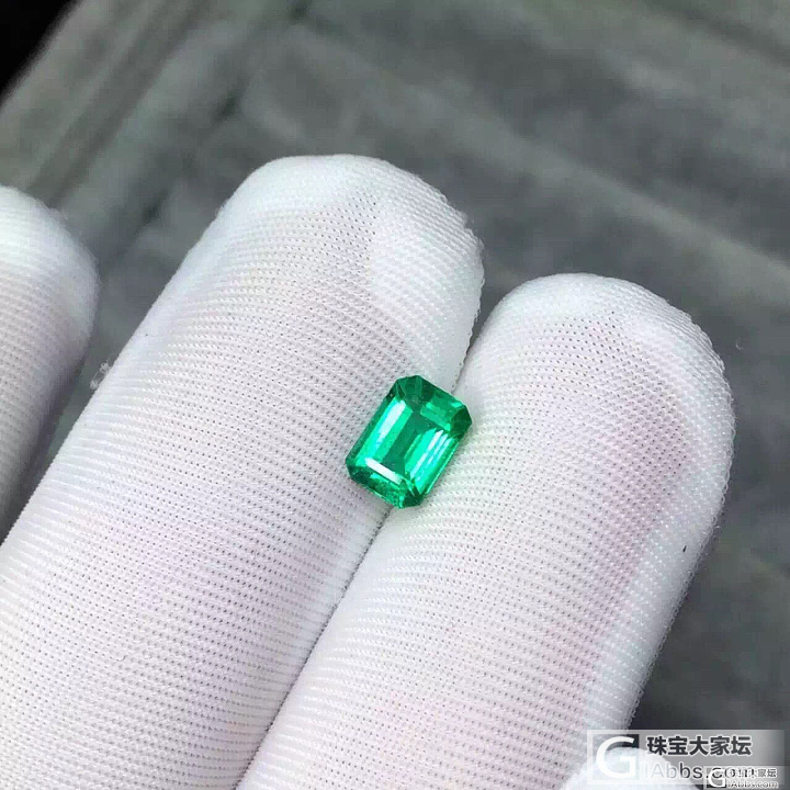 小钢炮1.04ct 赞比亚小祖，颜色鲜艳_祖母绿