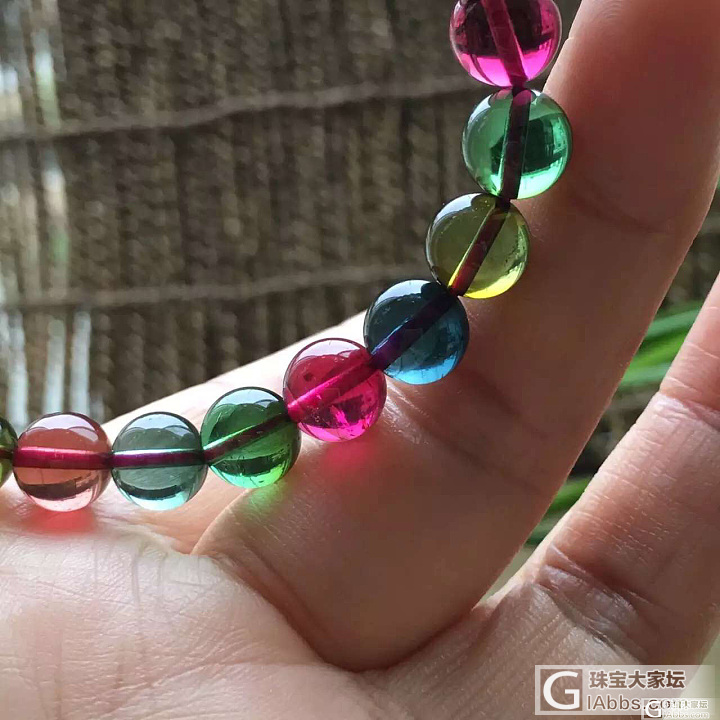 这样的碧玺算是极品吗？_珠串碧玺