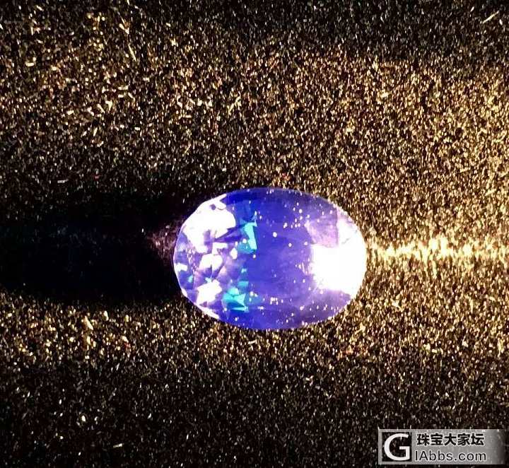 传说中的钴尖晶蓝变紫非常少见_尖晶石