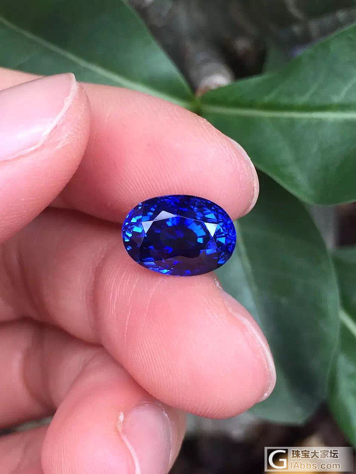 一颗极品蓝宝石，分享给大家，美不美！_蓝宝石
