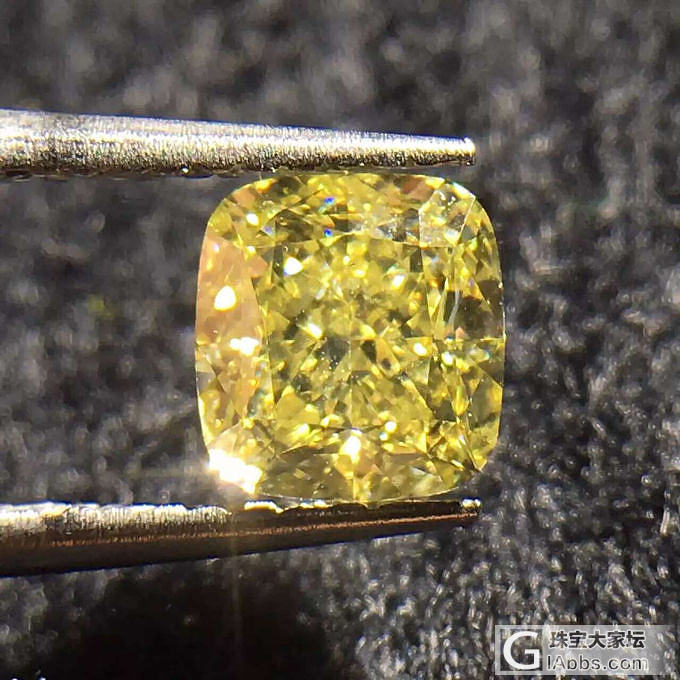 🇺🇸GIA 1.05ct Fancy yellow VS2，实物颜色接近inten..._钻石