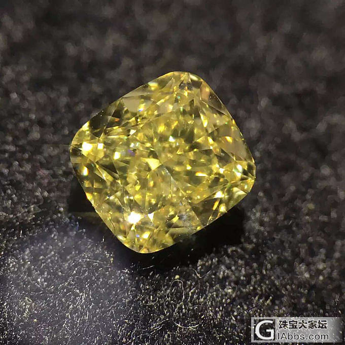 🇺🇸GIA 1.05ct Fancy yellow VS2，实物颜色接近inten..._钻石