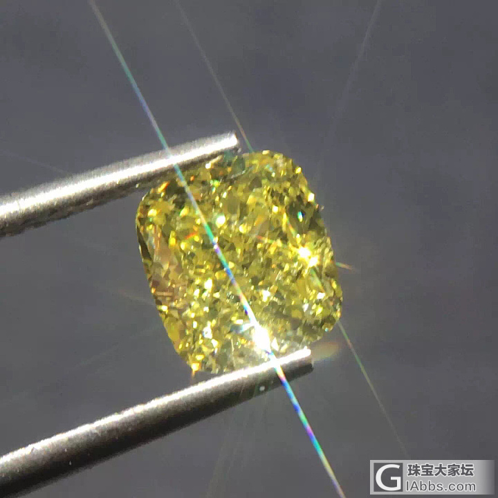 1.54ct Fancy intense yellow SI1_钻石