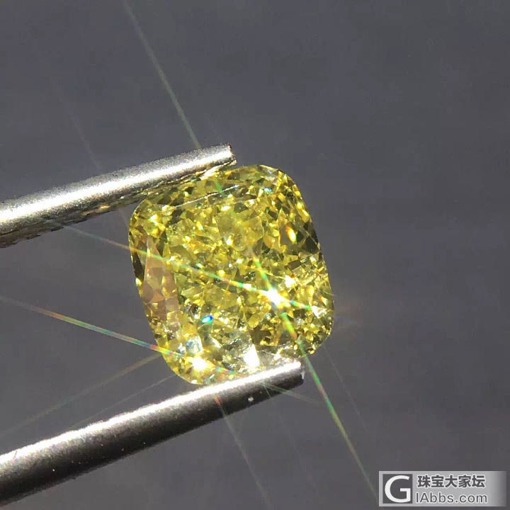 1.54ct Fancy intense yellow SI1_钻石