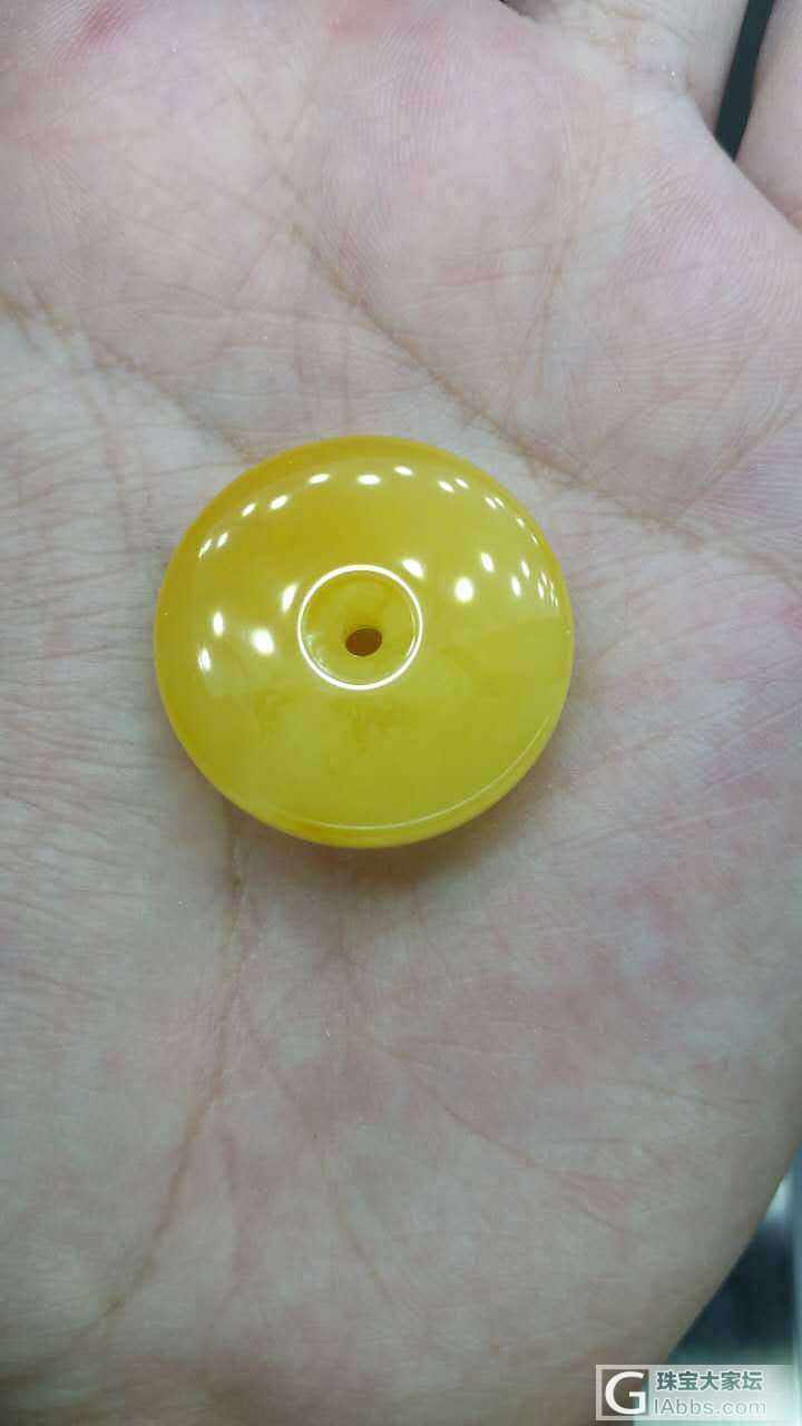 有人问我平安扣怎么做，其实我也不知道该怎么说，就是手工搓个圆，打个眼，就行了~附_打磨蜜蜡