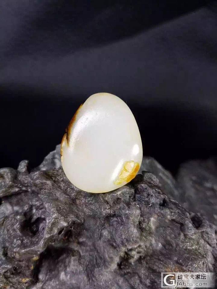高手指教下 皮色怎么样 听说黑皮很难见到！_白玉