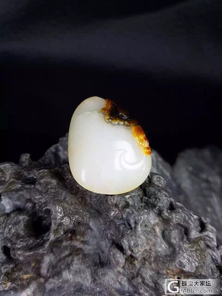 高手指教下 皮色怎么样 听说黑皮很难见到！_白玉