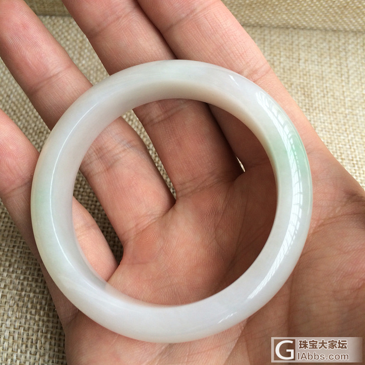 求助，懂行的帮估下这个值多少_手镯翡翠
