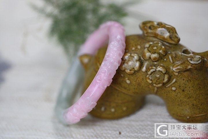 有粉色的独山玉吗？请大神指教可否入？_手镯独山玉