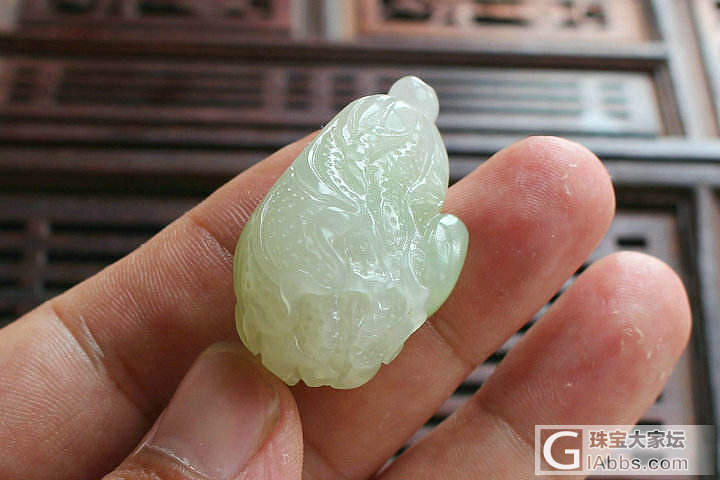 【荣毅】6月22上新：两件宜佩戴玉白菜挂件！_挂件青白玉