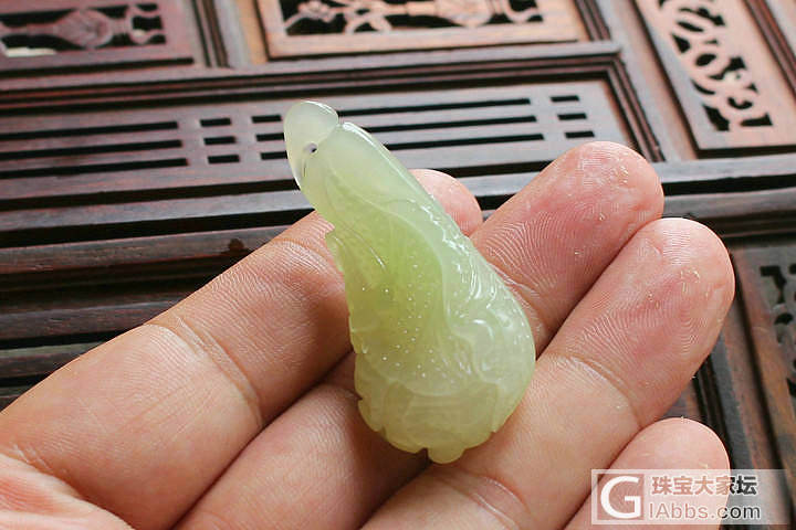 【荣毅】6月22上新：两件宜佩戴玉白菜挂件！_挂件青白玉