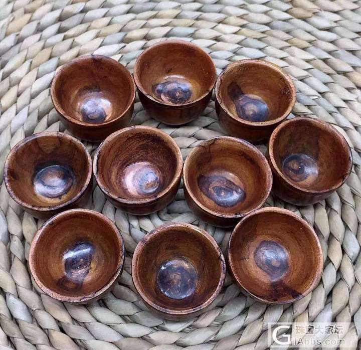 海黄个性造型把把壶搭配10个山水纹杯子,一起欣赏吧。_茶具海南黄花梨