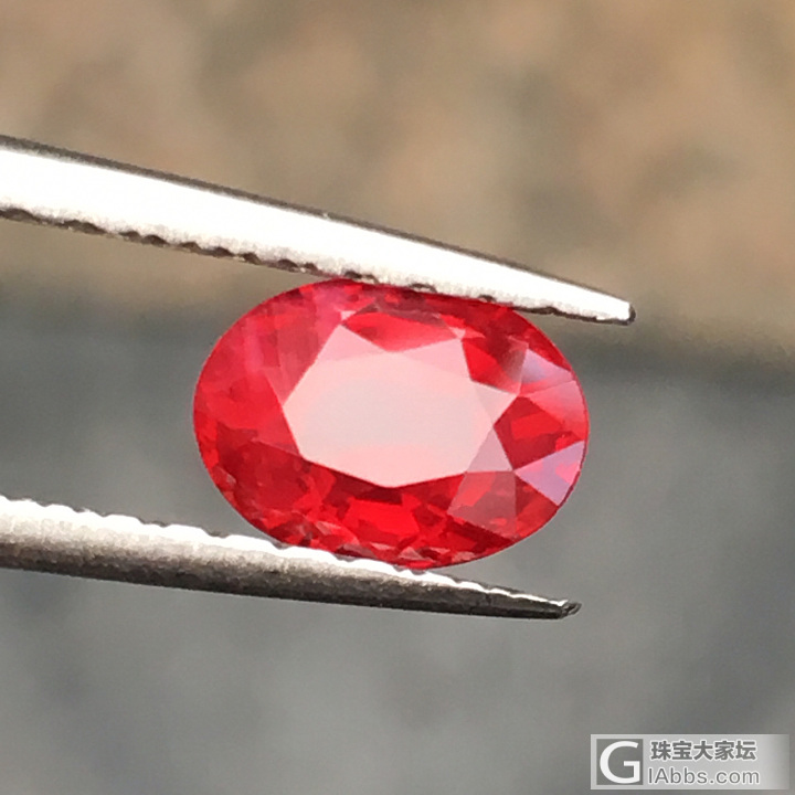1.64克拉无烧鸽血红 高饱和度满火彩_刻面宝石红宝石