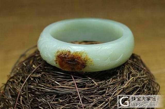 57口径虎皮纹青白玉籽料花开富贵手镯_手镯青白玉