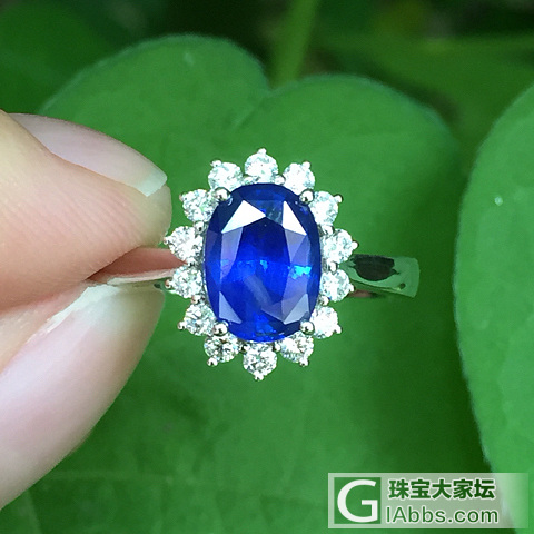 蓝宝石戒指到手，大家帮忙看看这个蓝宝石颜色不均匀严重吗_戒指蓝宝石
