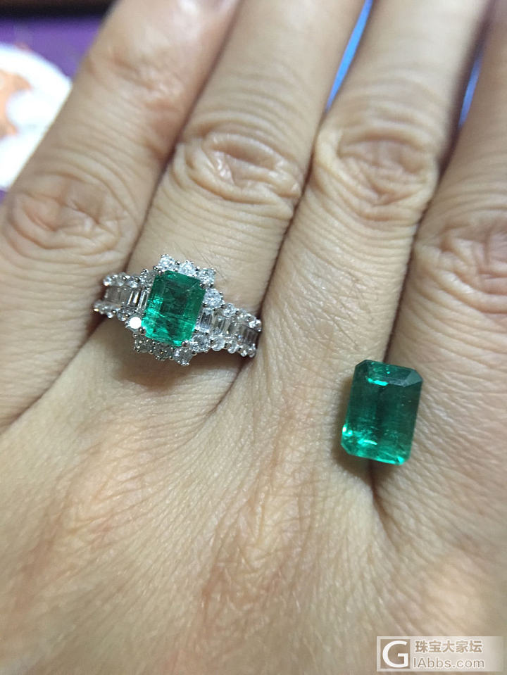 小克拉的祖母绿戒指和耳环_戒指祖母绿