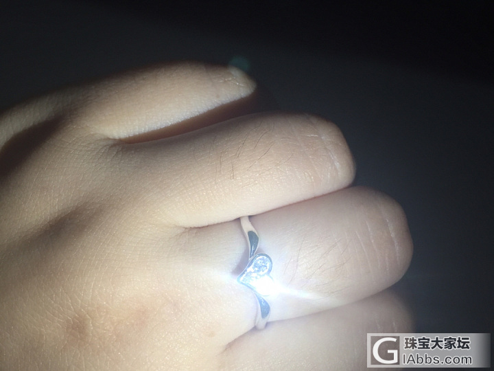 晒晒刚收的小戒指，谢谢坛子里的美眉出闲置_钻石戒指