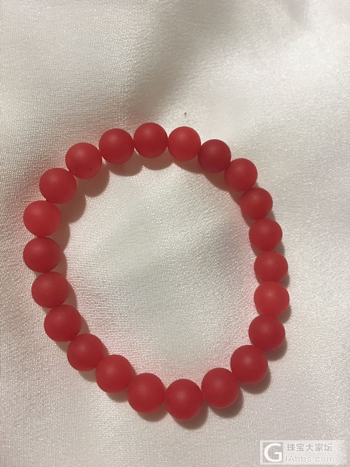 各位帮我看看这个南红的颜色正常吗？_珠串南红